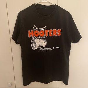 Vintage Hooters Tee